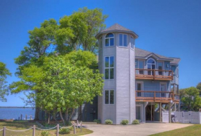 5550 Lighthouse Pointe Waterfront